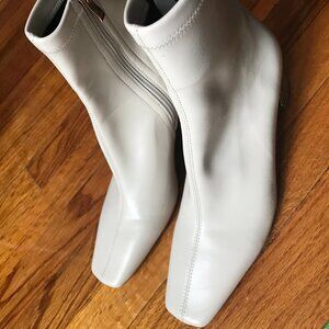 Gabrielle Union Sock Boit With 2.5" Metal Heel Women's Size 9 No Box